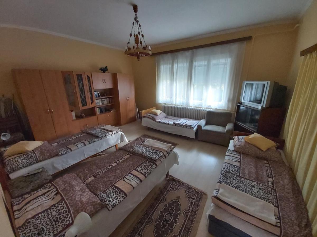 Var-Lak Vendeghaz Szendro Exteriér fotografie